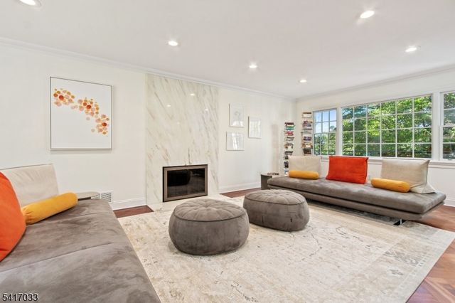 16 Nicholson Dr, Chatham Twp., NJ 07928