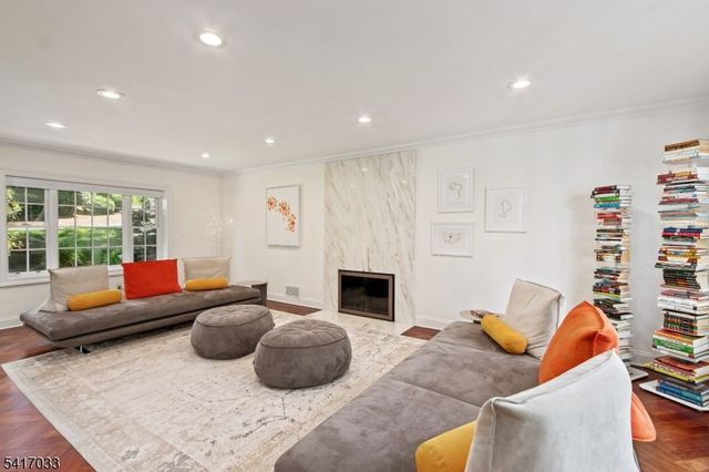 16 Nicholson Dr, Chatham Twp., NJ 07928