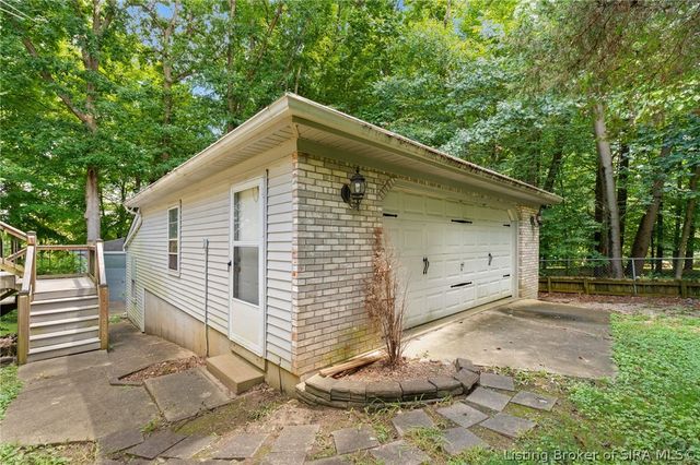 8570 Seneca Drive NE, Georgetown, IN 47122