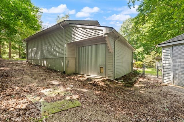 8570 Seneca Drive NE, Georgetown, IN 47122