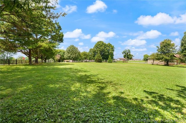 8570 Seneca Drive NE, Georgetown, IN 47122