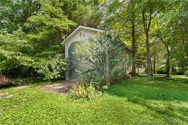 8570 Seneca Drive NE, Georgetown, IN 47122