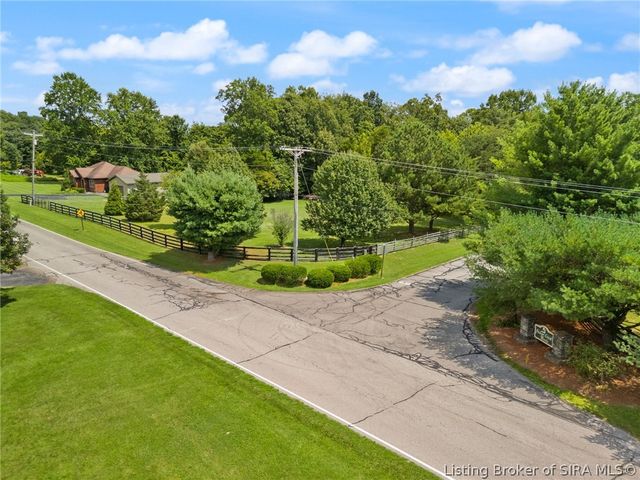 8570 Seneca Drive NE, Georgetown, IN 47122