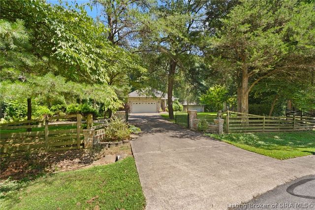 8570 Seneca Drive NE, Georgetown, IN 47122