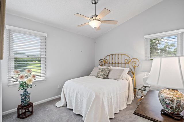236 W GREEN MEADOWS RD, Columbia, MO 65203