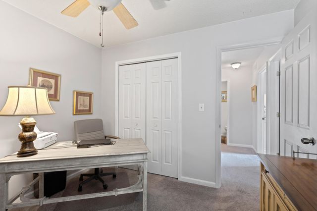 236 W GREEN MEADOWS RD, Columbia, MO 65203