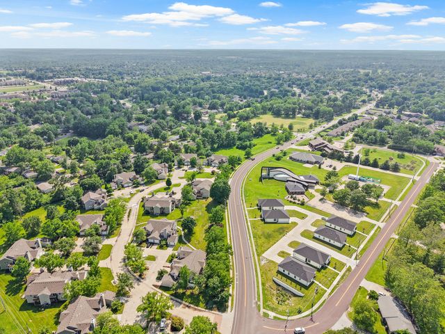 236 W GREEN MEADOWS RD, Columbia, MO 65203