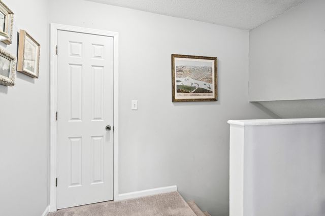 236 W GREEN MEADOWS RD, Columbia, MO 65203
