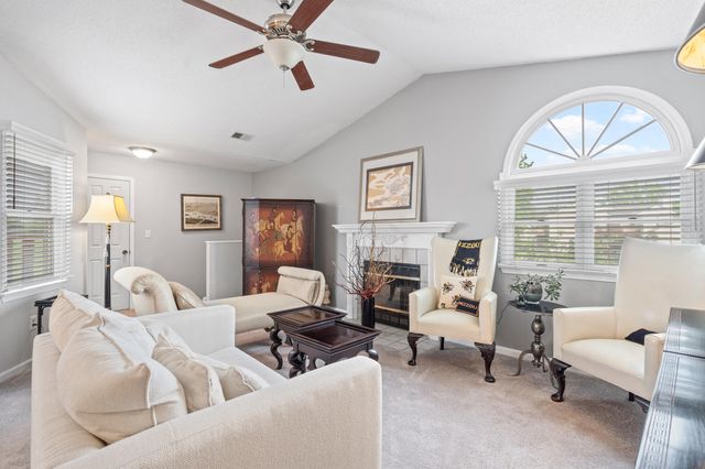 236 W GREEN MEADOWS RD, Columbia, MO 65203
