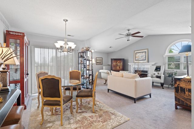 236 W GREEN MEADOWS RD, Columbia, MO 65203