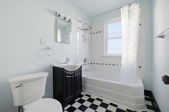 2816 Douglas AVENUE, Racine, WI 53402