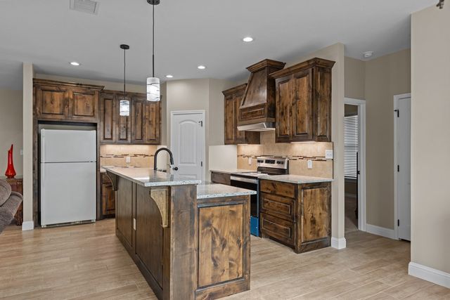 2110 S County Rd 1055, Midland, TX 79706