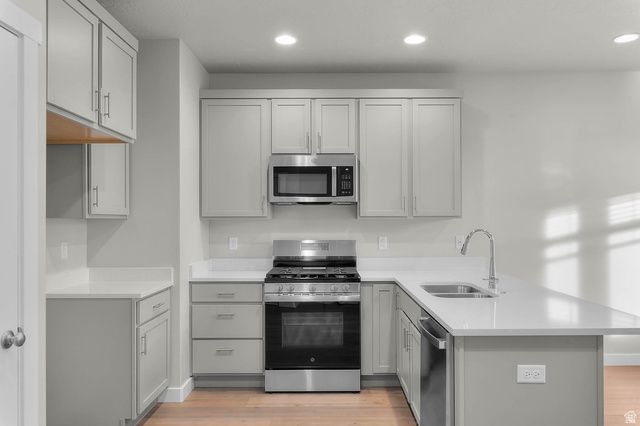 7802 W ALTA LN, Magna, UT 84044