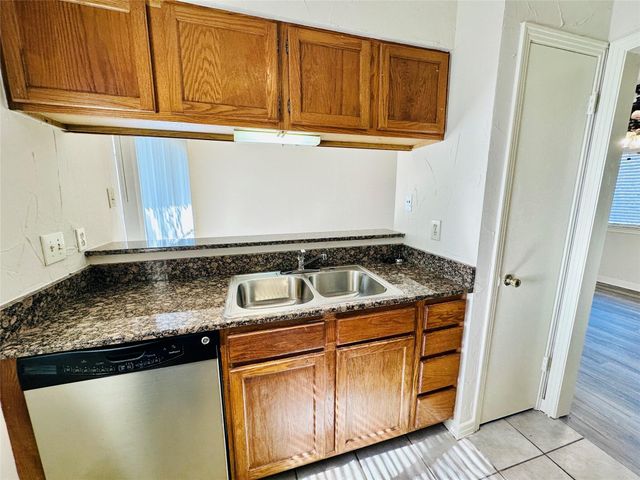 6810 Deatonhill DR 116, Austin, TX 78745