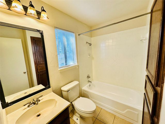 6810 Deatonhill DR 116, Austin, TX 78745