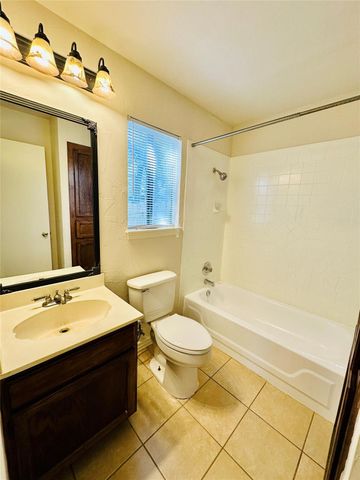 6810 Deatonhill DR 116, Austin, TX 78745