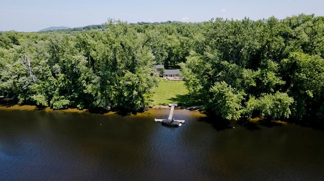 30 Cove Island Rd, South Hadley, MA 01075
