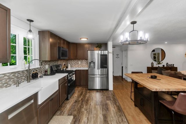30 Cove Island Rd, South Hadley, MA 01075