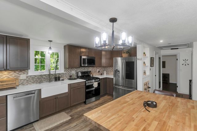 30 Cove Island Rd, South Hadley, MA 01075