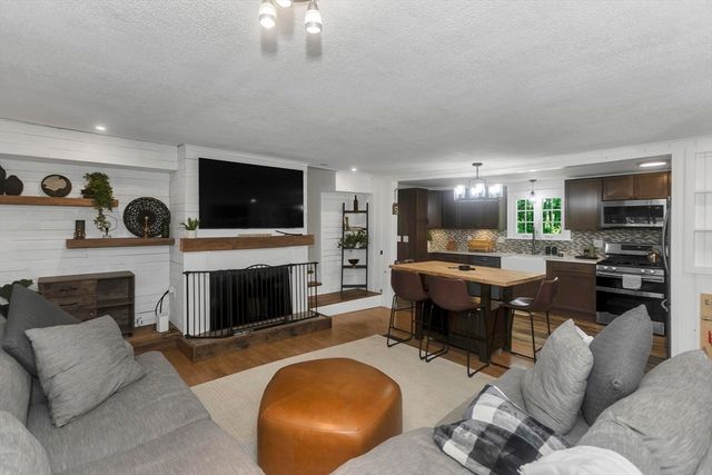30 Cove Island Rd, South Hadley, MA 01075