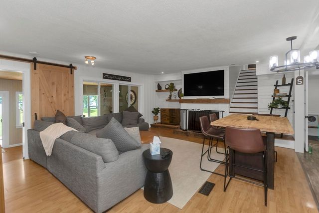 30 Cove Island Rd, South Hadley, MA 01075