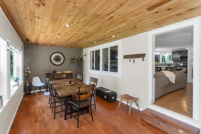 30 Cove Island Rd, South Hadley, MA 01075