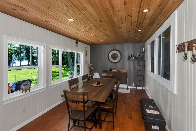 30 Cove Island Rd, South Hadley, MA 01075