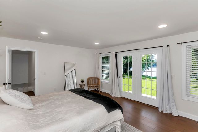 30 Cove Island Rd, South Hadley, MA 01075