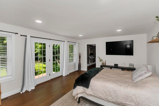30 Cove Island Rd, South Hadley, MA 01075