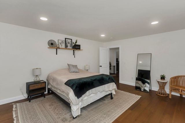 30 Cove Island Rd, South Hadley, MA 01075