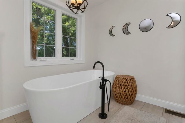 30 Cove Island Rd, South Hadley, MA 01075