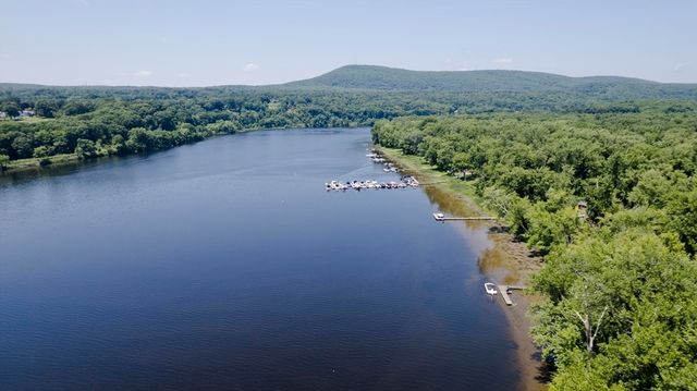 30 Cove Island Rd, South Hadley, MA 01075