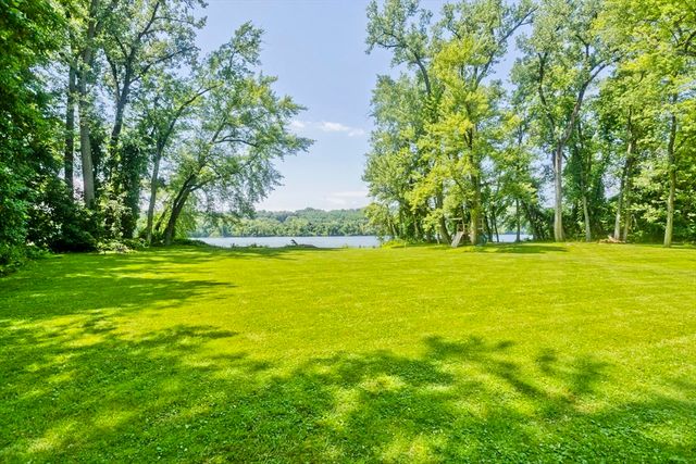 30 Cove Island Rd, South Hadley, MA 01075