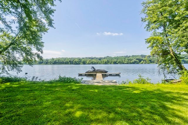 30 Cove Island Rd, South Hadley, MA 01075