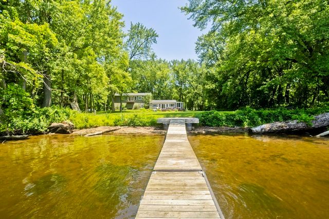 30 Cove Island Rd, South Hadley, MA 01075