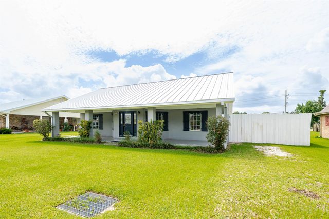 117 Crestwood Dr, Houma, LA 70364