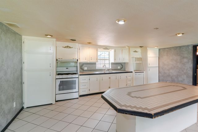 117 Crestwood Dr, Houma, LA 70364