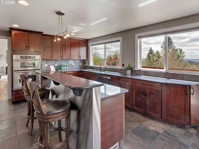 14740 Sw HAWK RIDGE Rd, Tigard, OR 97224