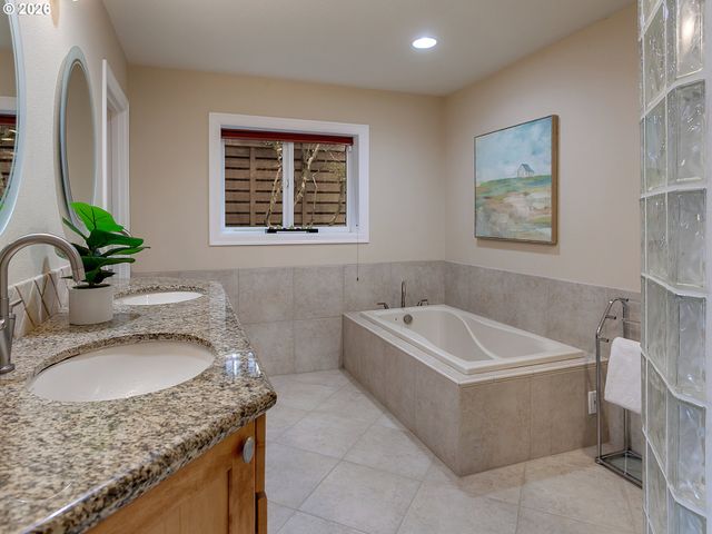 14740 Sw HAWK RIDGE Rd, Tigard, OR 97224