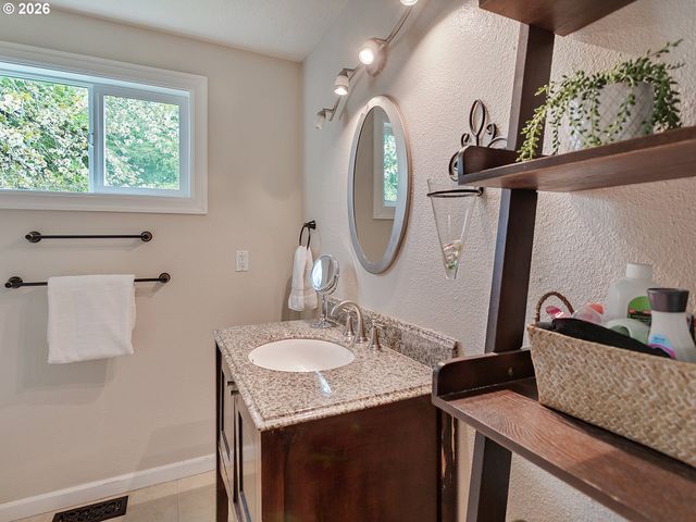 14740 Sw HAWK RIDGE Rd, Tigard, OR 97224