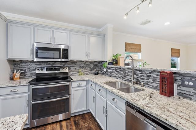800 Poncho Lane, Fort Worth, TX 76052