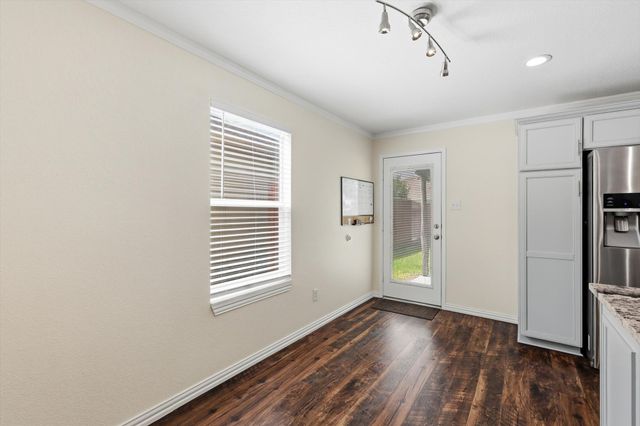 800 Poncho Lane, Fort Worth, TX 76052
