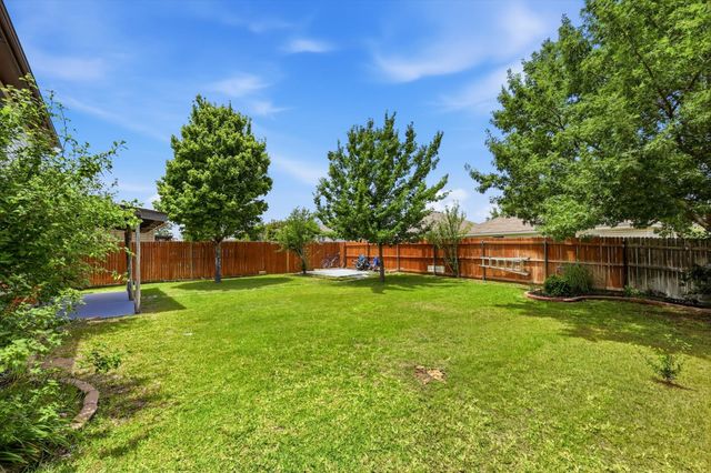 800 Poncho Lane, Fort Worth, TX 76052