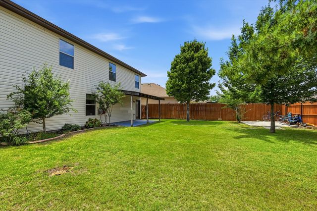 800 Poncho Lane, Fort Worth, TX 76052