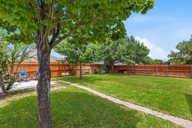 800 Poncho Lane, Fort Worth, TX 76052