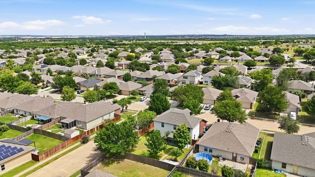 800 Poncho Lane, Fort Worth, TX 76052