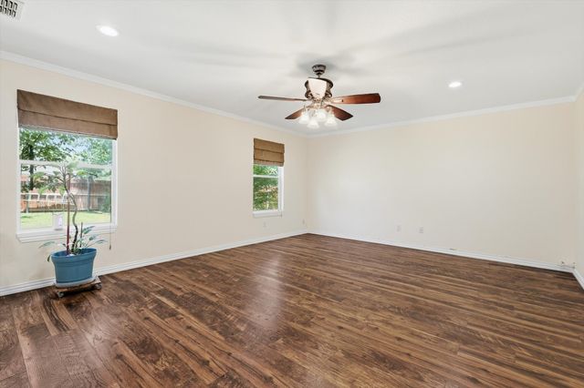 800 Poncho Lane, Fort Worth, TX 76052