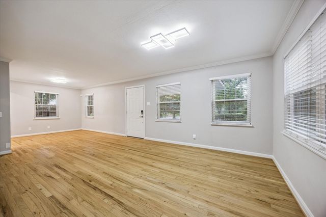 858 Azalea Street, Houston, TX 77018