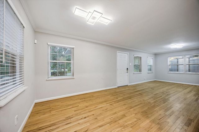 858 Azalea Street, Houston, TX 77018