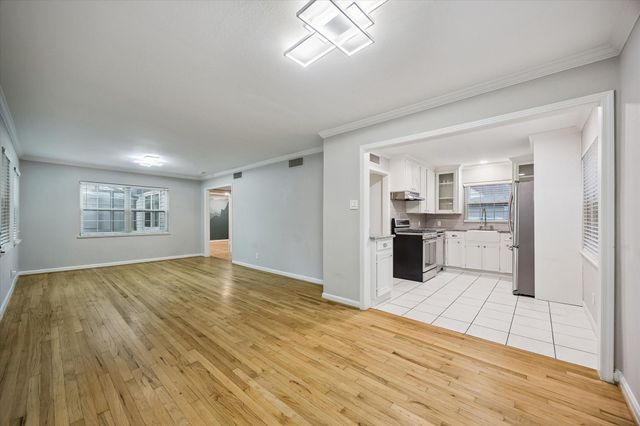 858 Azalea Street, Houston, TX 77018